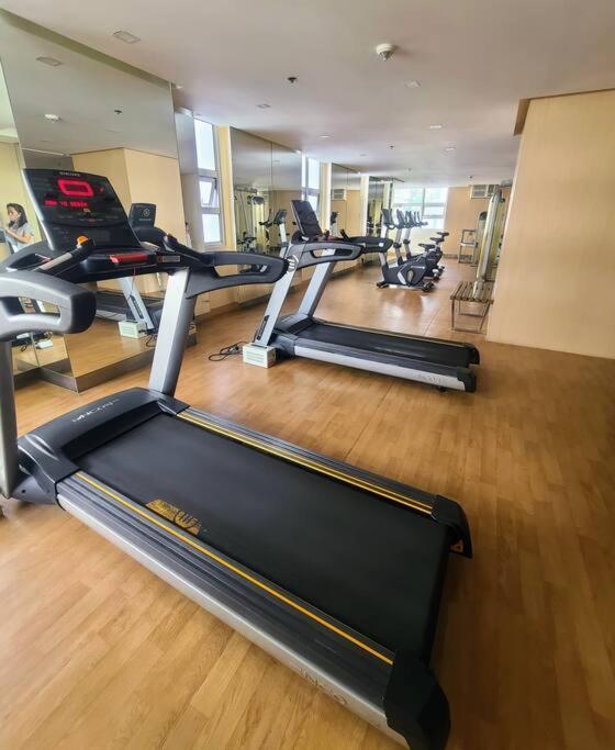 House Of B&Y At 101 Newport Across Naia T3 Apartment Манила Екстериор снимка