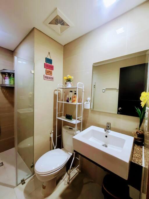 House Of B&Y At 101 Newport Across Naia T3 Apartment Манила Екстериор снимка